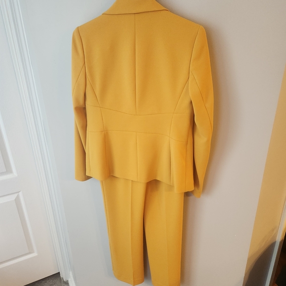 Kasper Mustard Yellow Women's Suit Set - Picture 2 of 3